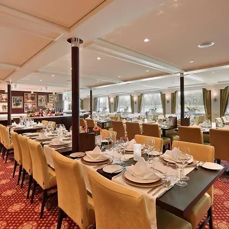 Hotelship Poseidon Botel 3*