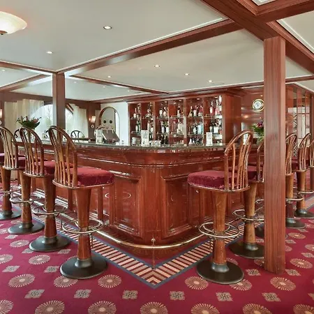 Botel Hotelship Poseidon 3*